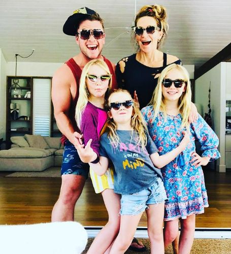 Luke Hemsworth And Samantha Hemsworth have 4 children together.